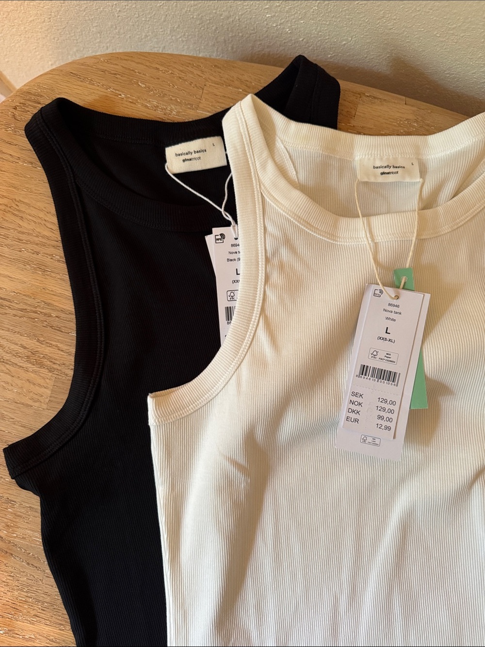 Gina Tricot Black and White Tank Tops Size Large (2)